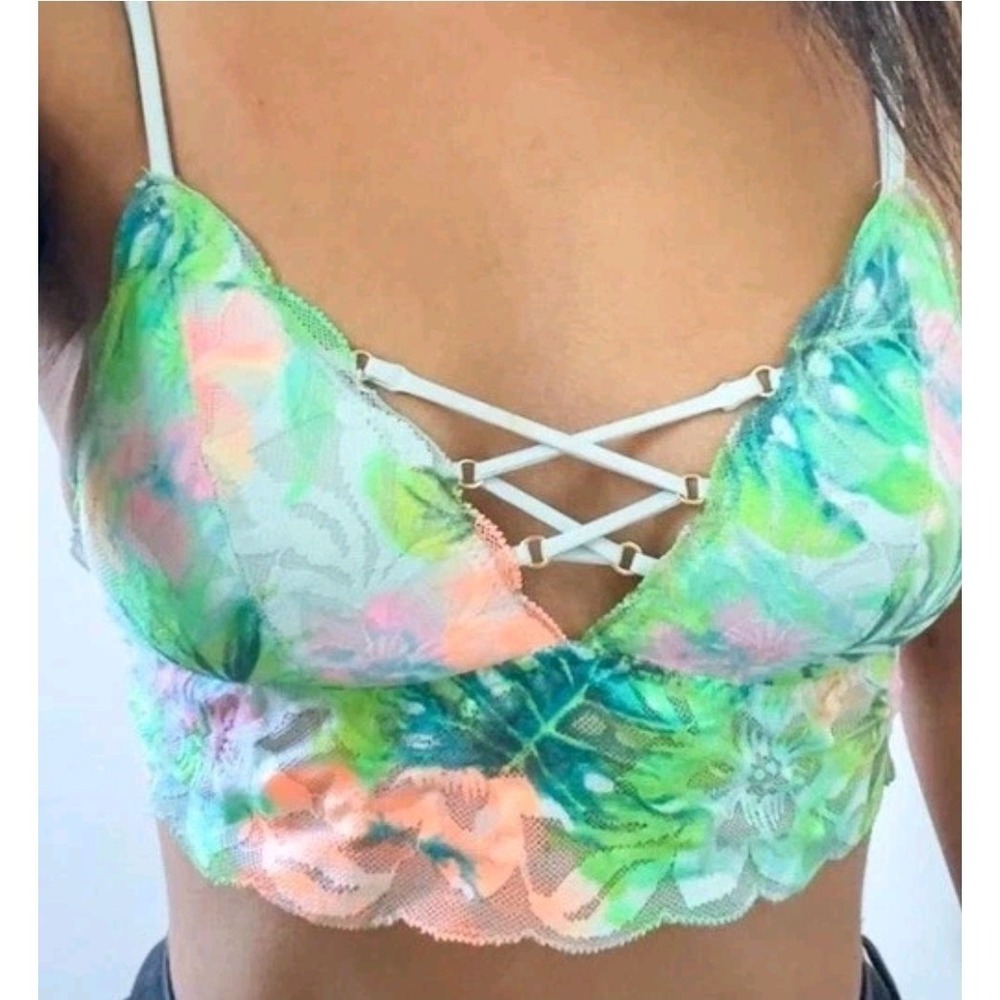 Victoria's Secret Women's Crop-top Size S Feminine Coquette Romantic